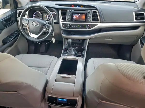 5TDBZRFH6JS827970 2018 TOYOTA HIGHLANDER - Image 8