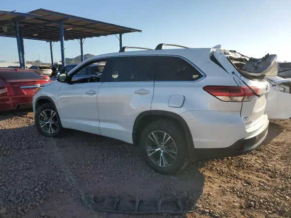 5TDBZRFH6JS855512 2018 TOYOTA HIGHLANDER - Image 2