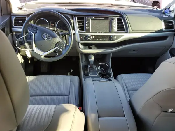 5TDBZRFH6JS855512 2018 TOYOTA HIGHLANDER - Image 8