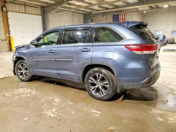 5TDBZRFH6JS865697 2018 TOYOTA HIGHLANDER - Image 2