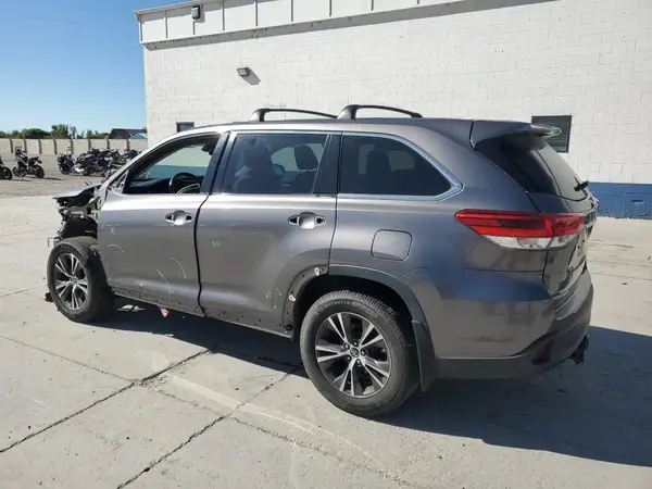 5TDBZRFH6JS874514 2018 TOYOTA HIGHLANDER - Image 2
