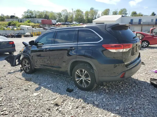 5TDBZRFH6JS875677 2018 TOYOTA HIGHLANDER - Image 2
