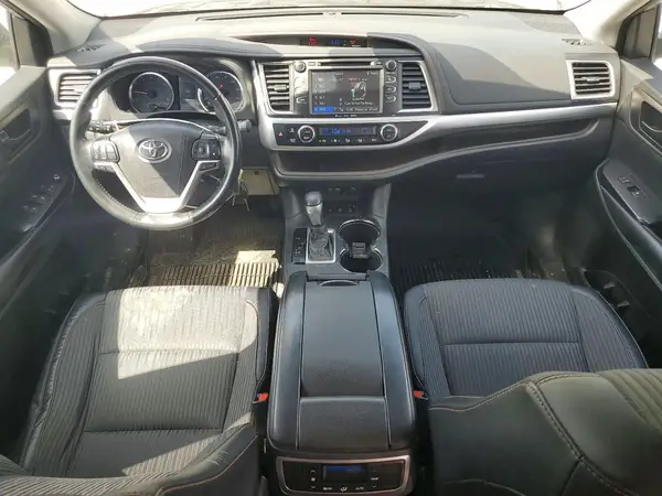 5TDBZRFH6JS880426 2018 TOYOTA HIGHLANDER - Image 8