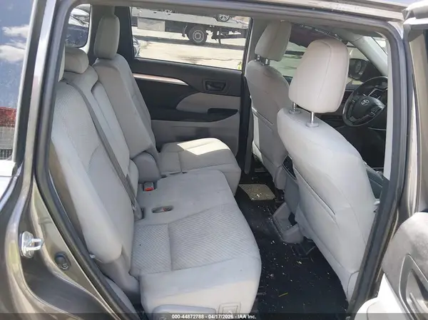 5TDBZRFH6JS892799 2018 TOYOTA HIGHLANDER - Image 8