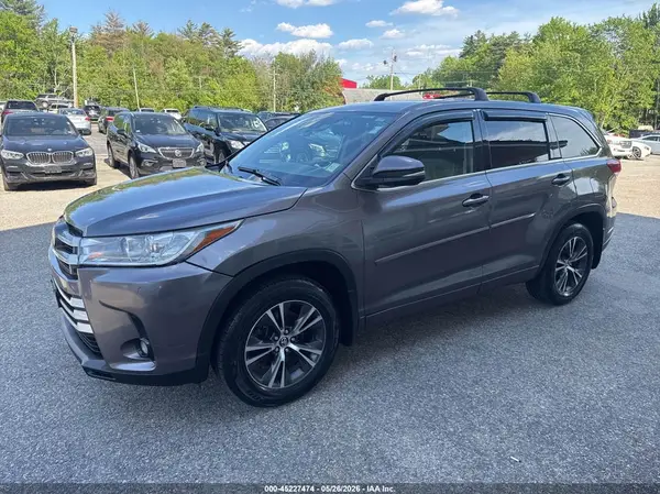 5TDBZRFH6JS913523 2018 TOYOTA HIGHLANDER - Image 2