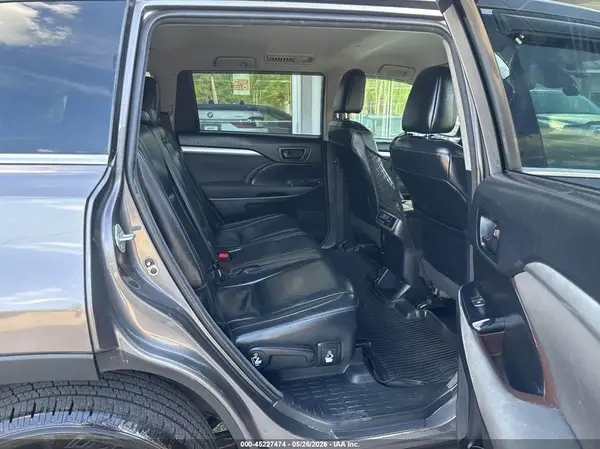 5TDBZRFH6JS913523 2018 TOYOTA HIGHLANDER - Image 8