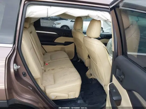 5TDBZRFH6KS713405 2019 TOYOTA HIGHLANDER - Image 8