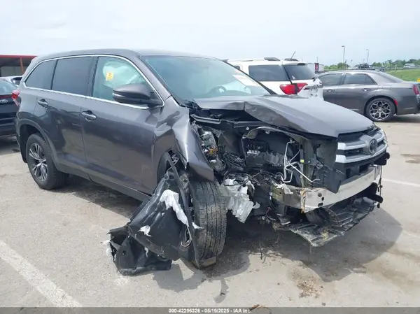 5TDBZRFH6KS718068 2019 TOYOTA HIGHLANDER - Image 1