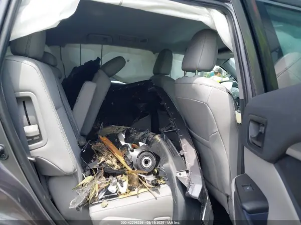 5TDBZRFH6KS718068 2019 TOYOTA HIGHLANDER - Image 8