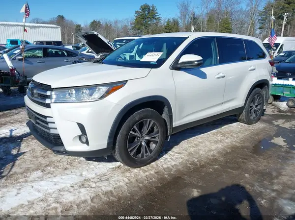 5TDBZRFH6KS721648 2019 TOYOTA HIGHLANDER - Image 2