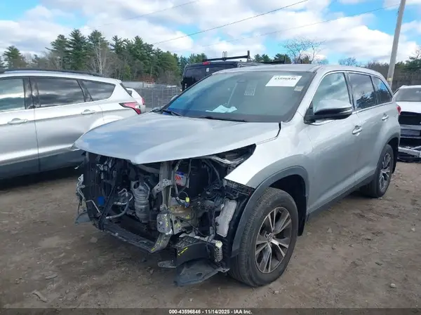 5TDBZRFH6KS730270 2019 TOYOTA HIGHLANDER - Image 2