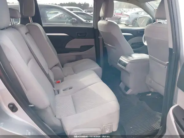 5TDBZRFH6KS730270 2019 TOYOTA HIGHLANDER - Image 8