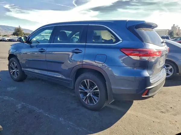 5TDBZRFH6KS739051 2019 TOYOTA HIGHLANDER - Image 2