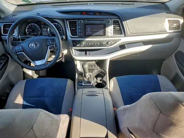 5TDBZRFH6KS739051 2019 TOYOTA HIGHLANDER - Image 8