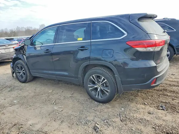 5TDBZRFH6KS743486 2019 TOYOTA HIGHLANDER - Image 2