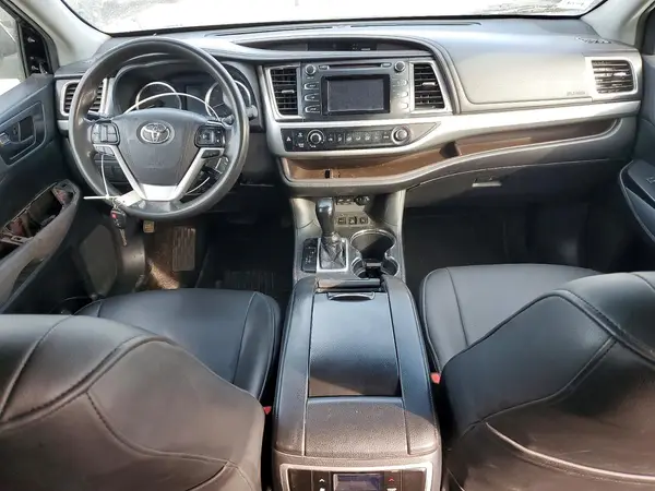 5TDBZRFH6KS743486 2019 TOYOTA HIGHLANDER - Image 8