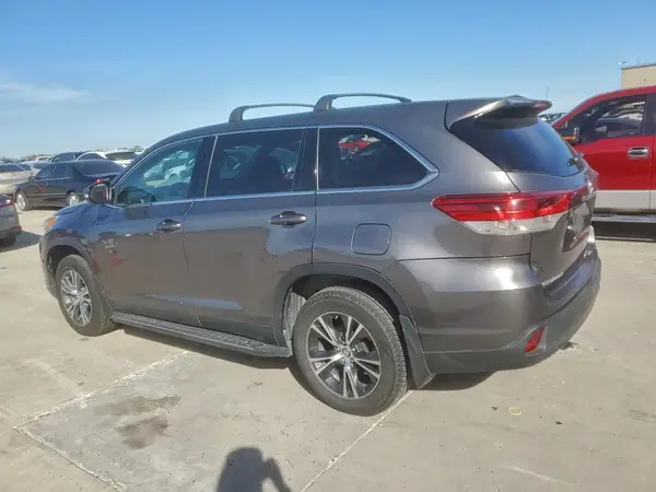 5TDBZRFH6KS923454 2019 TOYOTA HIGHLANDER - Image 2