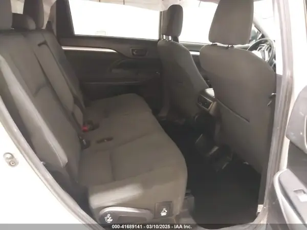 5TDBZRFH6KS924409 2019 TOYOTA HIGHLANDER - Image 8