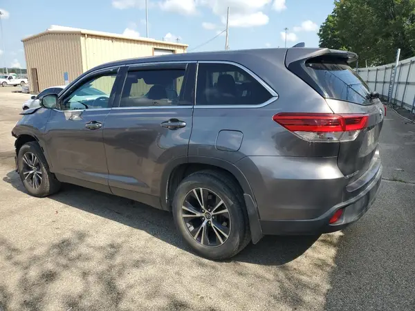 5TDBZRFH6KS926547 2019 TOYOTA HIGHLANDER - Image 2