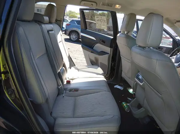 5TDBZRFH6KS941386 2019 TOYOTA HIGHLANDER - Image 8