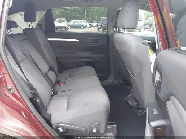 5TDBZRFH6KS943719 2019 TOYOTA HIGHLANDER - Image 8