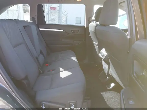 5TDBZRFH6KS947866 2019 TOYOTA HIGHLANDER - Image 8