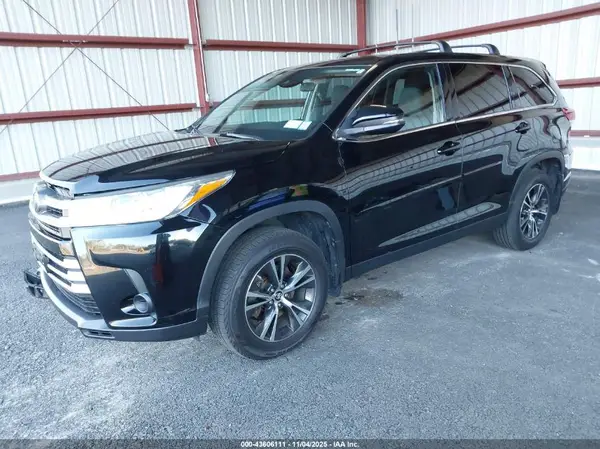 5TDBZRFH6KS949147 2019 TOYOTA HIGHLANDER - Image 2