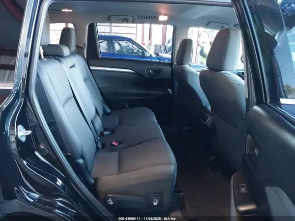 5TDBZRFH6KS949147 2019 TOYOTA HIGHLANDER - Image 8