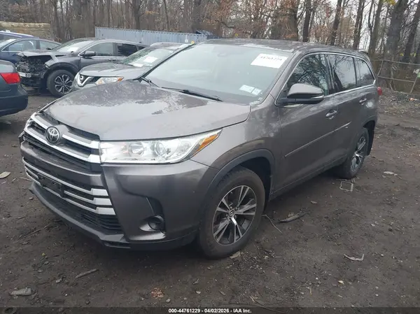 5TDBZRFH6KS951853 2019 TOYOTA HIGHLANDER - Image 2