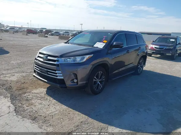 5TDBZRFH6KS953683 2019 TOYOTA HIGHLANDER - Image 2