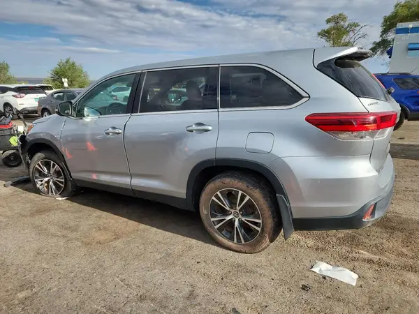 5TDBZRFH6KS955112 2019 TOYOTA HIGHLANDER - Image 2