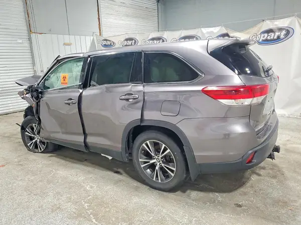 5TDBZRFH6KS961203 2019 TOYOTA HIGHLANDER - Image 2
