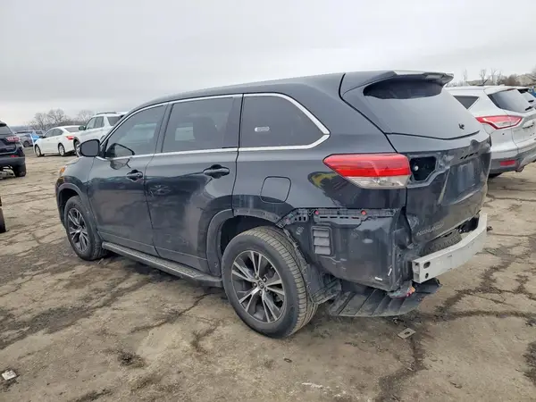 5TDBZRFH6KS971097 2019 TOYOTA HIGHLANDER - Image 2