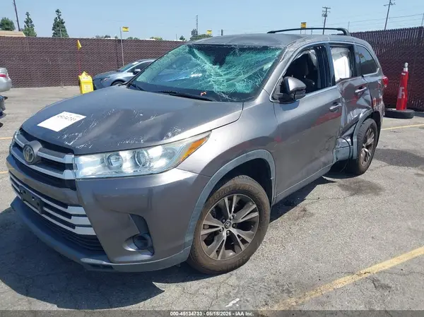 5TDBZRFH6KS978454 2019 TOYOTA HIGHLANDER - Image 2