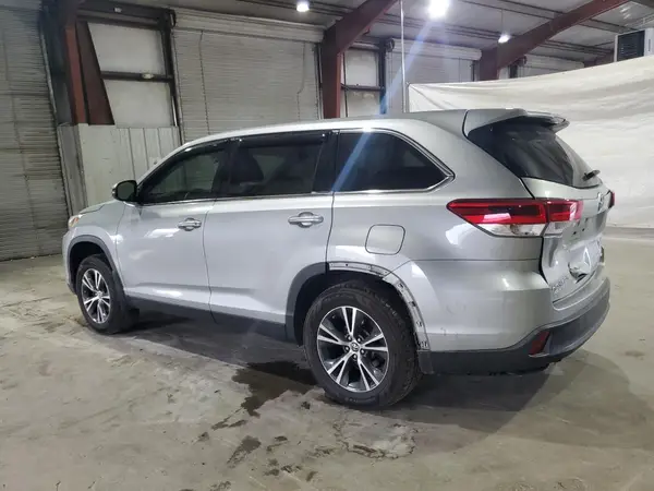 5TDBZRFH6KS978616 2019 TOYOTA HIGHLANDER - Image 2
