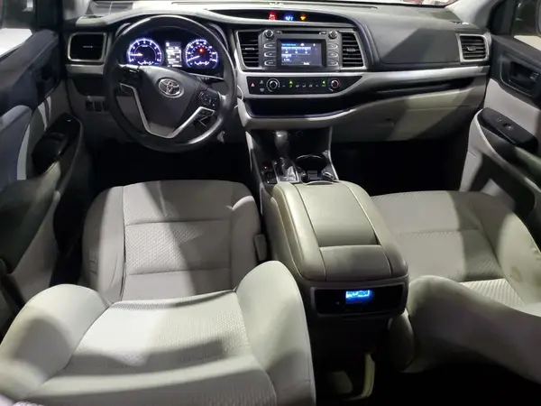 5TDBZRFH6KS978616 2019 TOYOTA HIGHLANDER - Image 8
