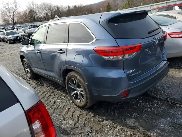 5TDBZRFH6KS995190 2019 TOYOTA HIGHLANDER - Image 2