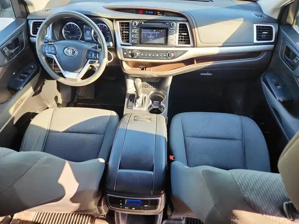 5TDBZRFH6KS998655 2019 TOYOTA HIGHLANDER - Image 8