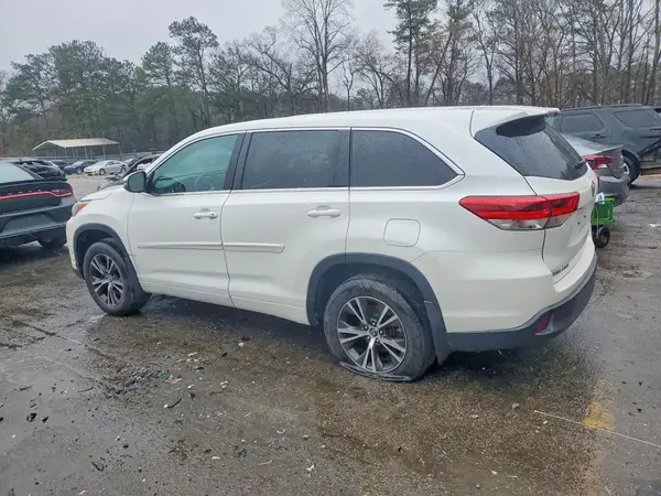 5TDBZRFH7HS365560 2017 TOYOTA HIGHLANDER - Image 2