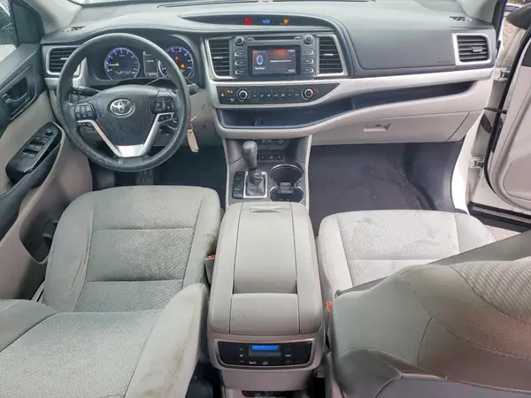 5TDBZRFH7HS365560 2017 TOYOTA HIGHLANDER - Image 8