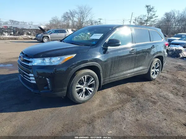 5TDBZRFH7HS371827 2017 TOYOTA HIGHLANDER - Image 2