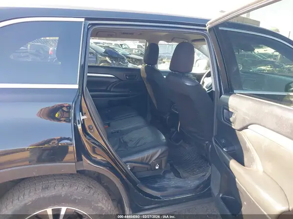 5TDBZRFH7HS371827 2017 TOYOTA HIGHLANDER - Image 8