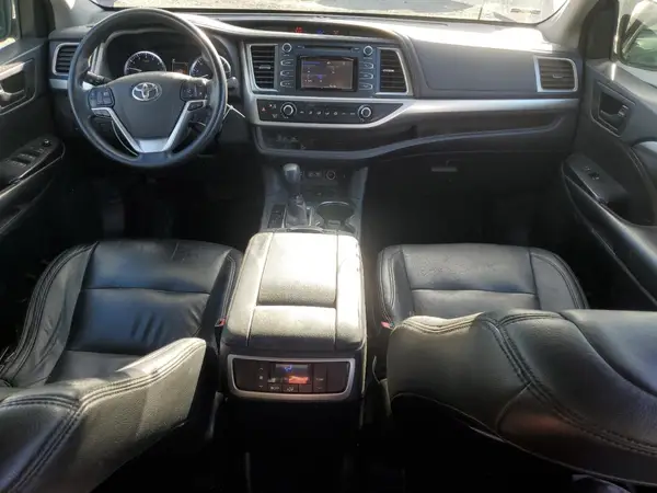 5TDBZRFH7HS372900 2017 TOYOTA HIGHLANDER - Image 8
