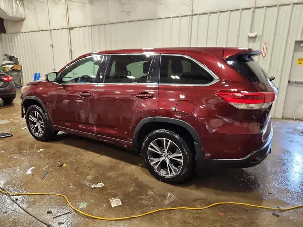 5TDBZRFH7HS374405 2017 TOYOTA HIGHLANDER - Image 2