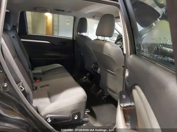 5TDBZRFH7HS375117 2017 TOYOTA HIGHLANDER - Image 8