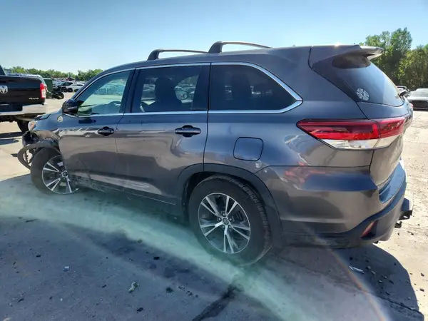 5TDBZRFH7HS382763 2017 TOYOTA HIGHLANDER - Image 2