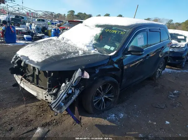 5TDBZRFH7HS409170 2017 TOYOTA HIGHLANDER - Image 2