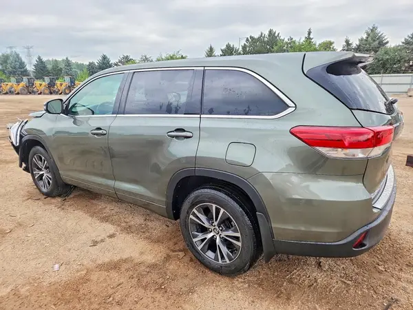5TDBZRFH7HS414546 2017 TOYOTA HIGHLANDER - Image 2