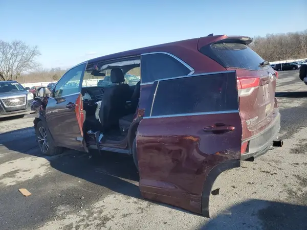 5TDBZRFH7HS458630 2017 TOYOTA HIGHLANDER - Image 2