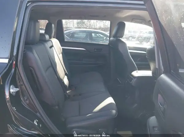 5TDBZRFH7HS458773 2017 TOYOTA HIGHLANDER - Image 8